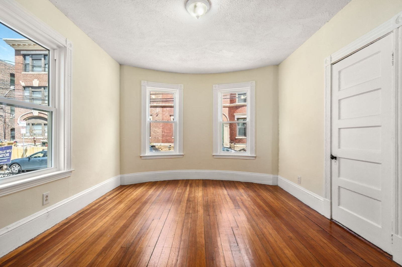 Bay-window room